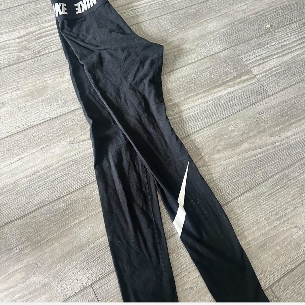 Black NIKE leggings